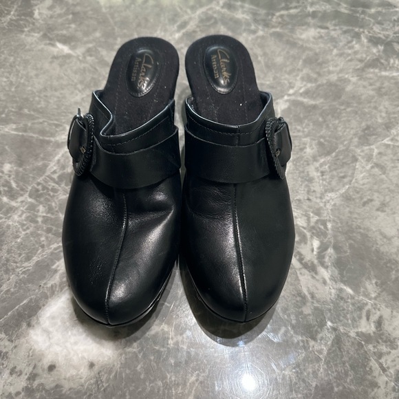 Clarks Artisan Women's Ledella York US SZ 7.5M Studded Leather Heeled Mule Clogs - Picture 2 of 5